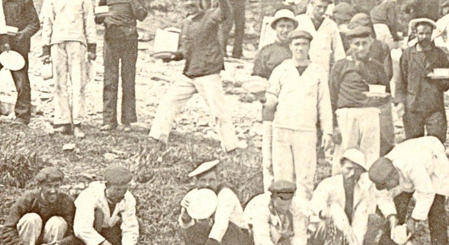 Prisioneros españoles durante la Guerra de Cuba.